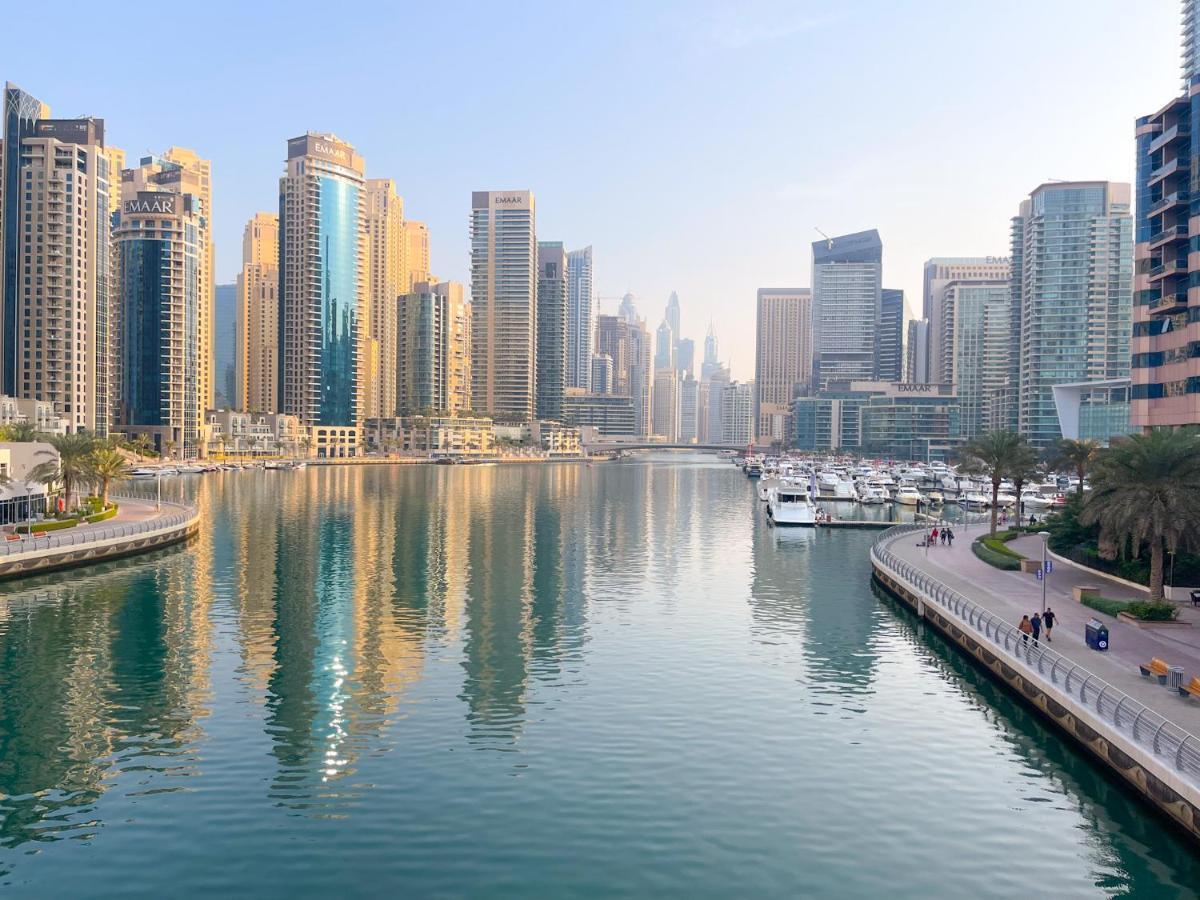 Luxury With Marina View Close To Jbr And Metro With Shared Kitchen Homestay